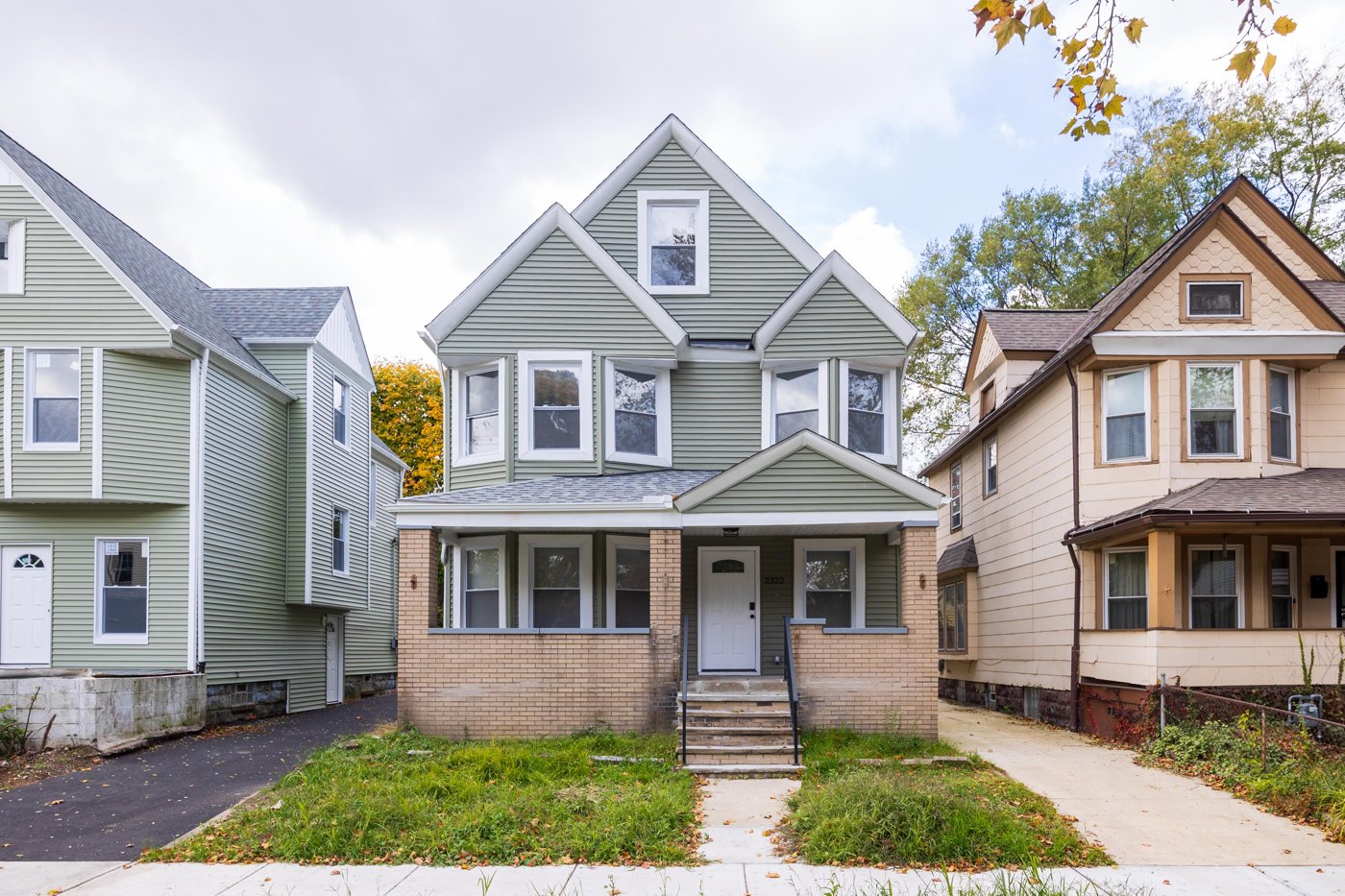 Exterior from the sample listing photo gallery